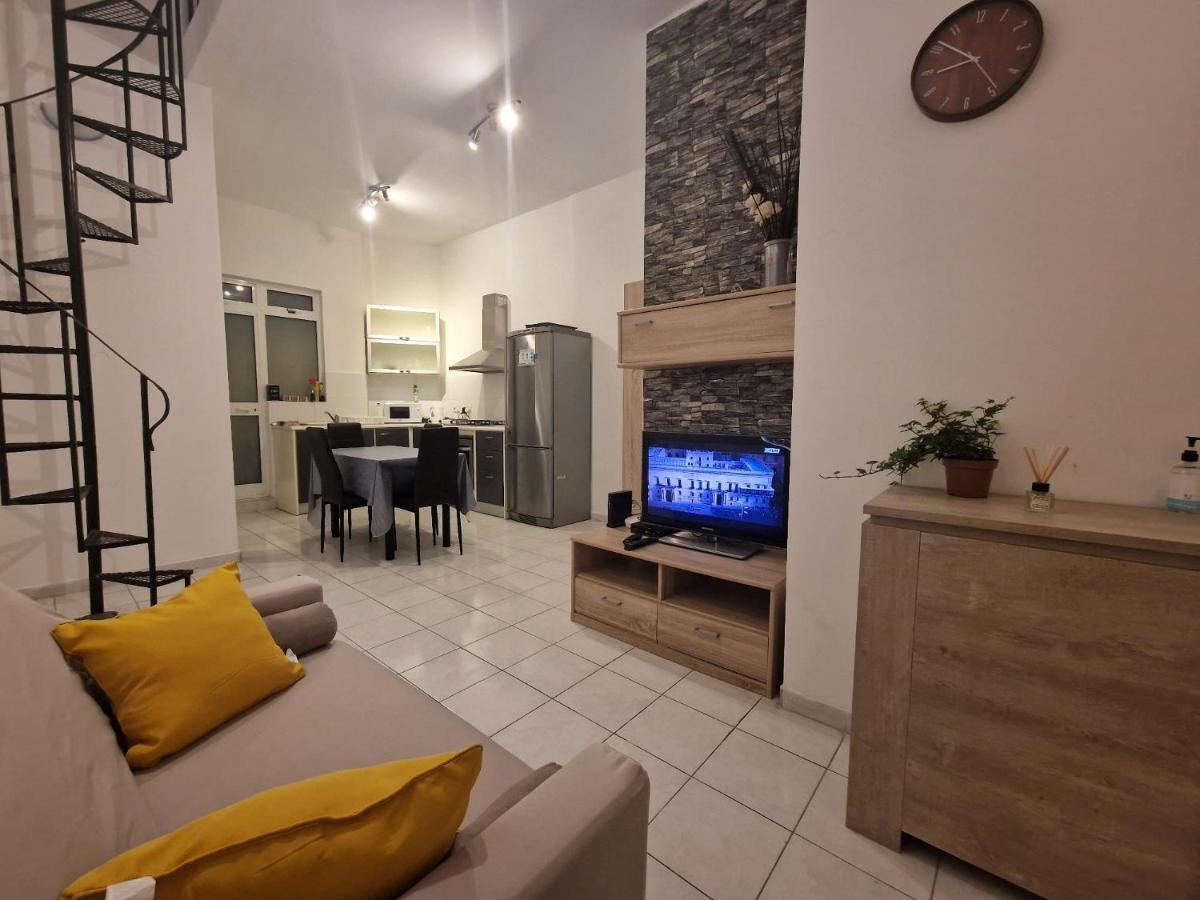 Modern Sliema Duplex Two Bedroom Apartment Buitenkant foto